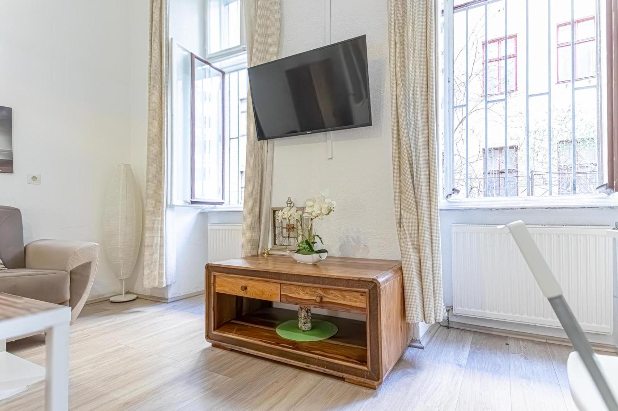Chic Apartment- Suitable For Longstays Near Matzleinsforferplatz Вена Экстерьер фото